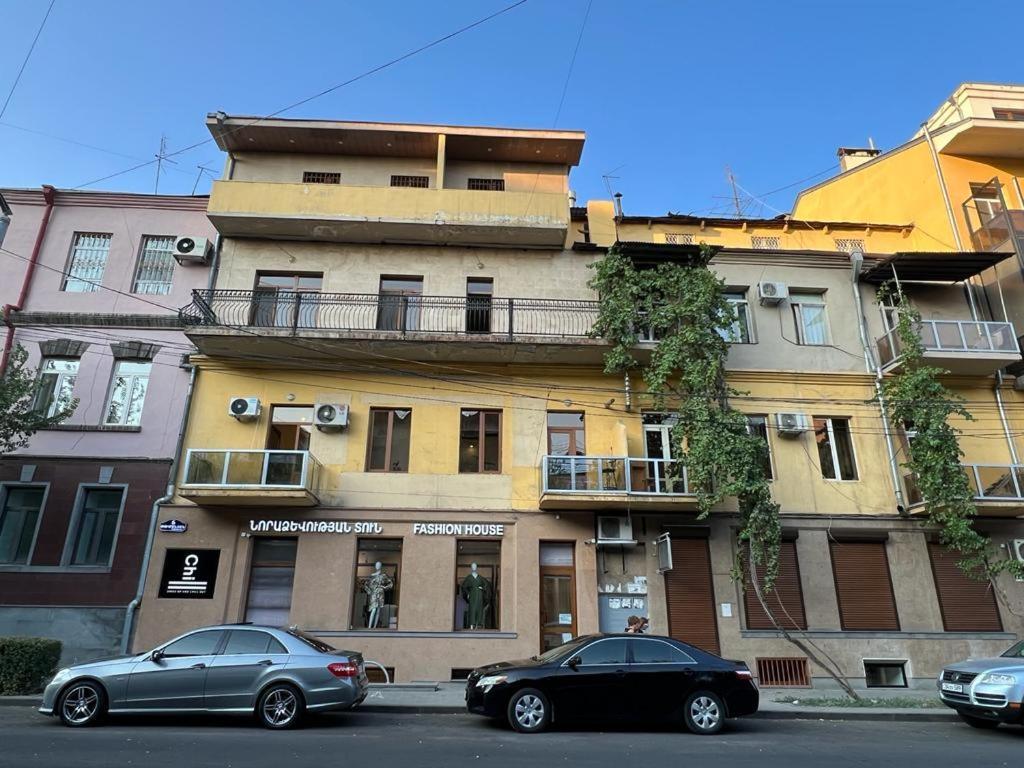 Tumanyan street 3 bedroom Deluxe apartment with Large Balcony TM662 Jerevan Buitenkant foto